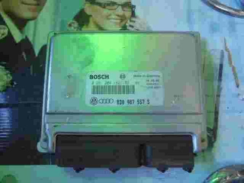 Centralita  Audi A4 1.8 8D0907557S 8DO907557S 26SA4561 BOSCH 0261204182 / 183