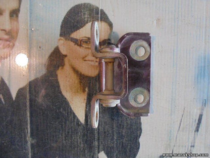 Bisagra de la puerta trasera derecha arriba SsangYong Musso ,Korando (K4)