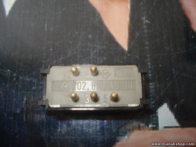 Interruptor del cierre centralizado Mercedes-Benz W202 2028204010 202 820 40 10