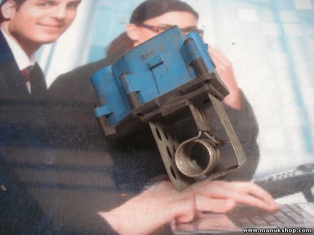 Centralita modulo electroventilador Peugeot 308 Partner Tepee Citroen 9662240180