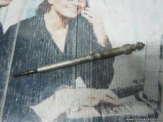 Bujía de precalentamiento Mitsubishi L200 Pajero Montero DID II NGKCZ201 CZ201