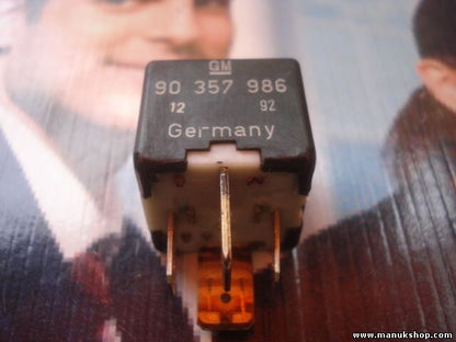 Relé  Opel Astra F Corsa B GM 90357986 90 357 986