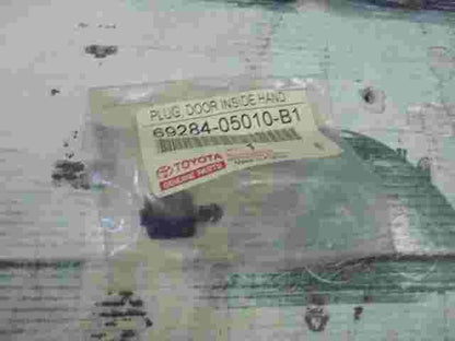 Plug Door Inside Hand Toyota Avensis T220 6928405010B1 69284-05010-B1