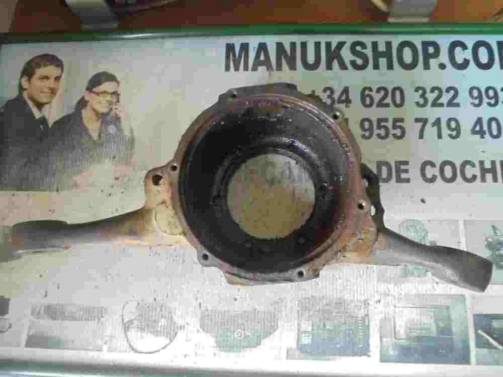 Mangueta buje delantera derecha Land Rover Defender Discovery.  HRC2374 2D01 