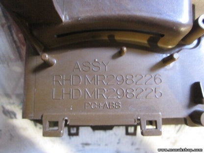 Consola central Mitsubishi Pajero Montero MR298226 MR298225