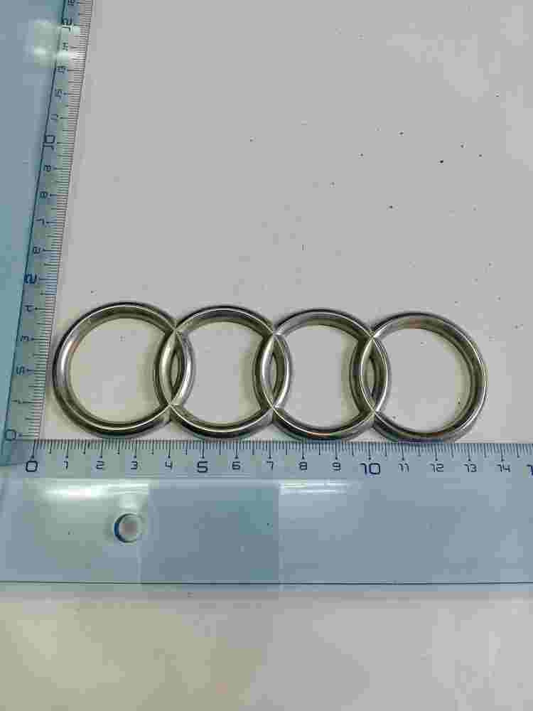 Emblema Audi A8 80 90 B3 B4 100 C4 Q7 4L 13,cm