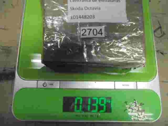 Centralita elevalunas delantero derecho Skoda Octavia 101448203 05076520