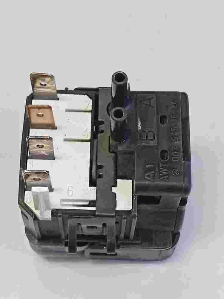 Niebla interruptor Mercedes-Benz Sprinter W901 W904 0075451624 007 545 16 24