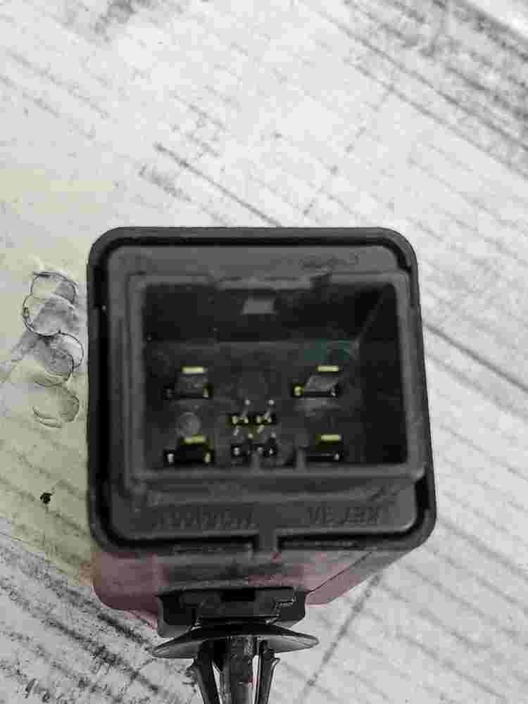 Segnale di arresto Hyundai Santa Fe 952402W100 95240-2W100 DC 12V MDU SR73