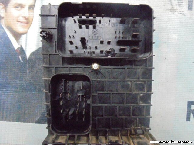 Caja de fusibles VW Touran Golf Passat Audi A3 8P Caddy 1K0937124H D001201