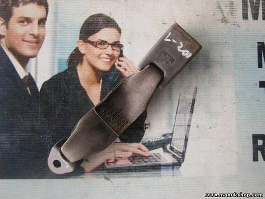  Cierre cinturon de seguridad trasero izquierdo Mitsubishi L200 K74 MR562074 