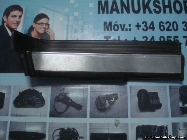 Estriberas taloneras acero trasero izquierdo Mercedes-Benz 1406800335