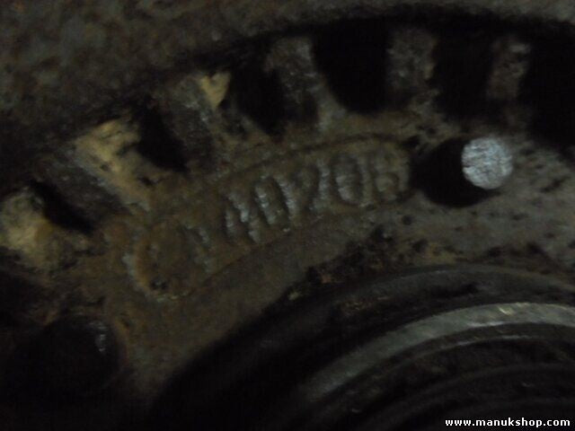 Mangueta buje delantero izquierdo Nissan Patrol Hardtop K160 K260 40206G9500