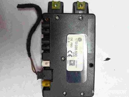 Amplificador de antena Volkswagen VW Touareg Golf Caddy DE FBO 01S 1T0035530