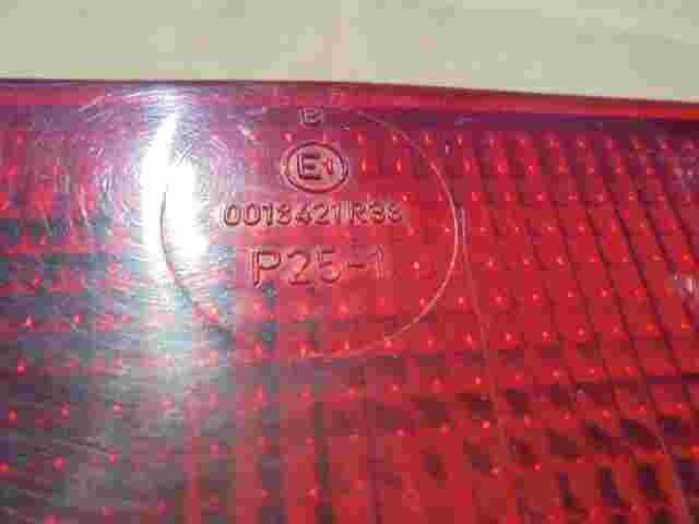 Luz de freno trasera SsangYong Musso Famil 0018421R38 P25-1
