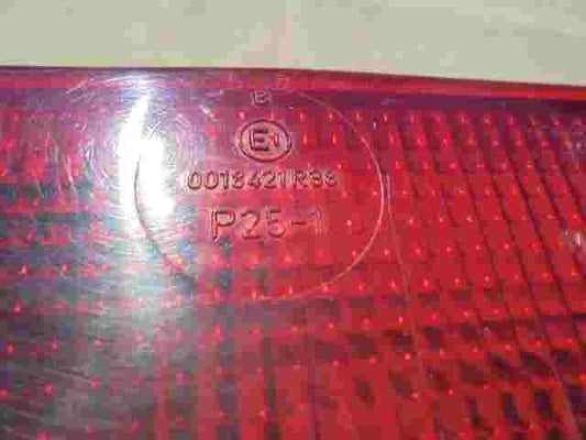 Luz de freno trasera SsangYong Musso Famil 0018421R38 P25-1