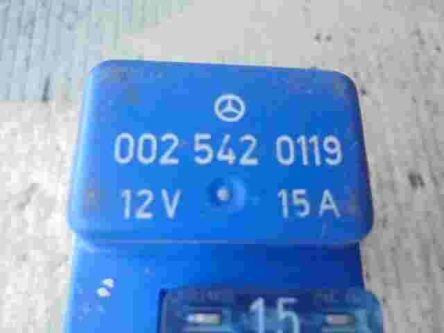 Relé del ventilador del radiador Mercedes W124 W201 W202 0025420119  899889000