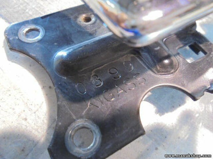 Maneta Manija de puerta Interior delantera derecha Land Rover Discovery TD5 0399