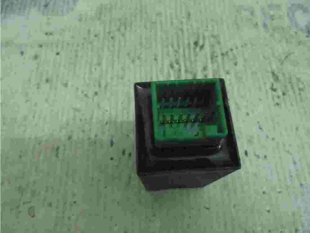 Relè lampeggiante Piaggio Vespa MP3 400 018610P1 GUILERA 640221 SAE J590