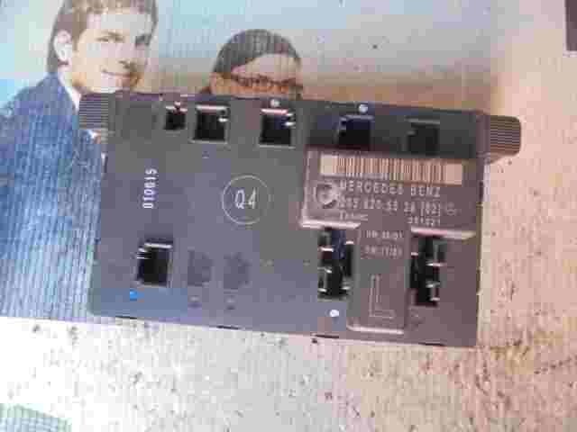 Unidad de control de la puerta Mercedes C-Klasse W203 2038205526 Q4 TEMIC 351321