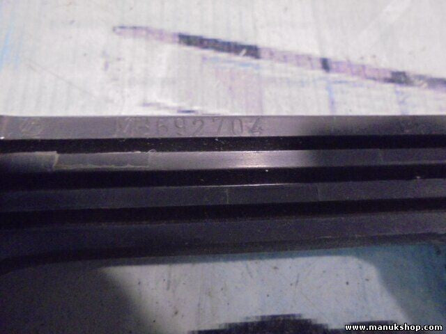 Manillas de asidero interior Mitsubishi Pajero 2,5 TDI MB692704