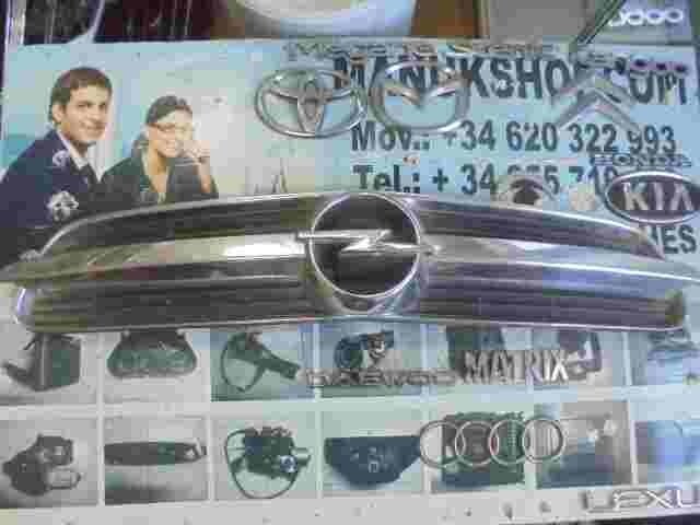 Parrilla rejilla frontal delantera Opel Vectra C Signum 2002-05 464192822 131068