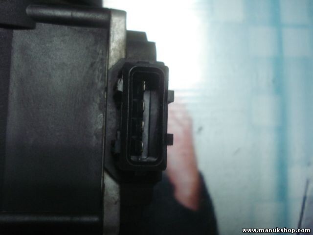 Misuratore di portata Opel Astra Calibra Omega Vectra 90411957 SIEMENS 5WK 91...