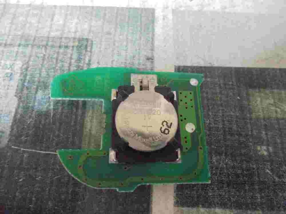 mando control remoto Renault Twingo Kangoo Clio TRW 01075700 Hitachi CR1220