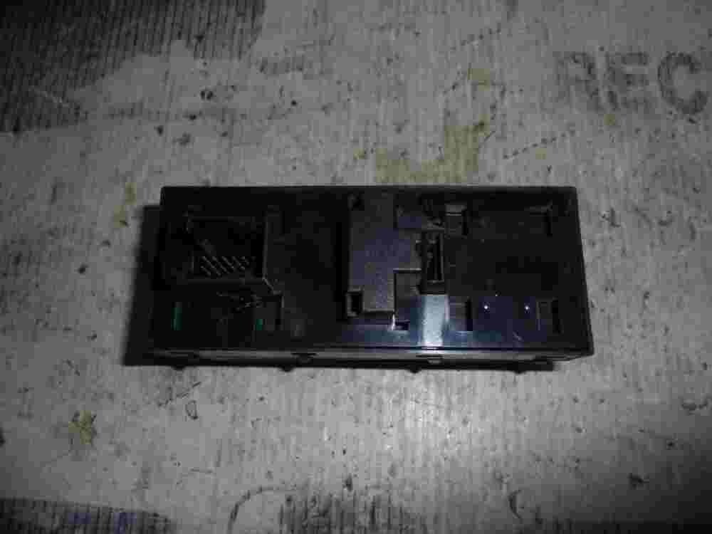 mando botonera elevalunas Fiat Grande Punto 735380446 735380455