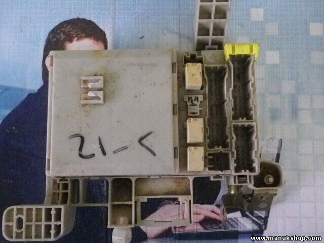 Caja de fusibles Toyota Land Cruiser J-12 120 09104F14 0910 4F14