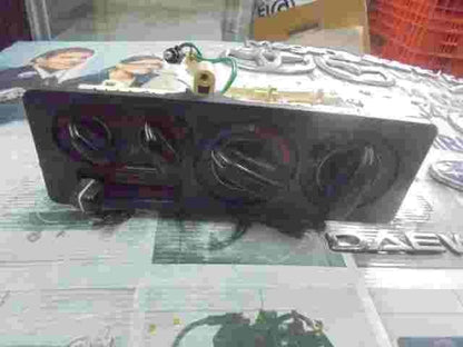 Control de la calefacción  Mitsubishi Pajero Montero 2 Colt C50 Lancer MB439701