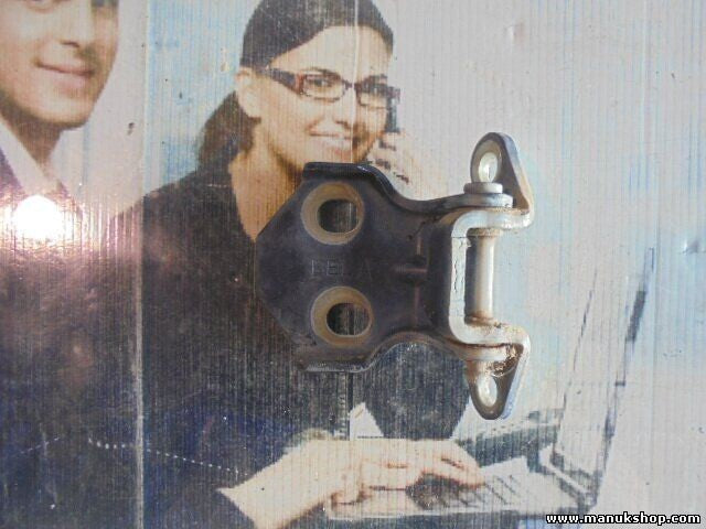 Bisagra de la puerta trasera derecha abajo  Opel Frontera A 5_MWL4 2.2i 1995