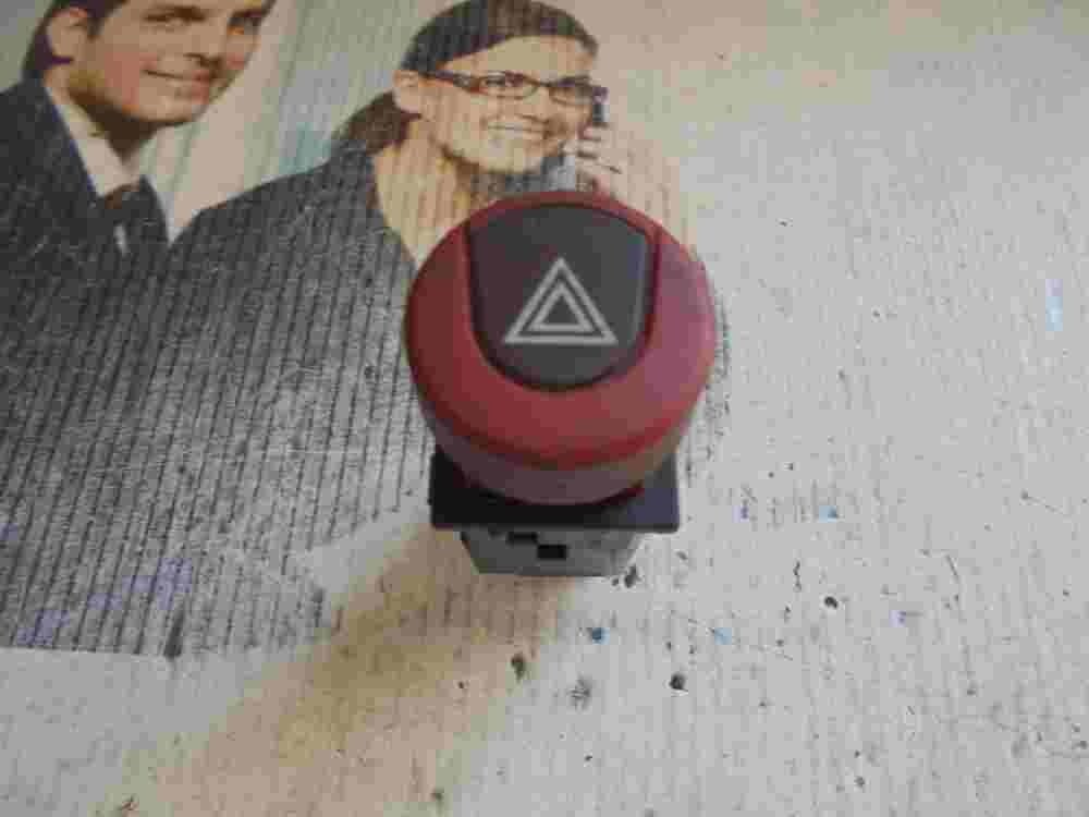 Interruptor de emergencia warning Peugeot 205