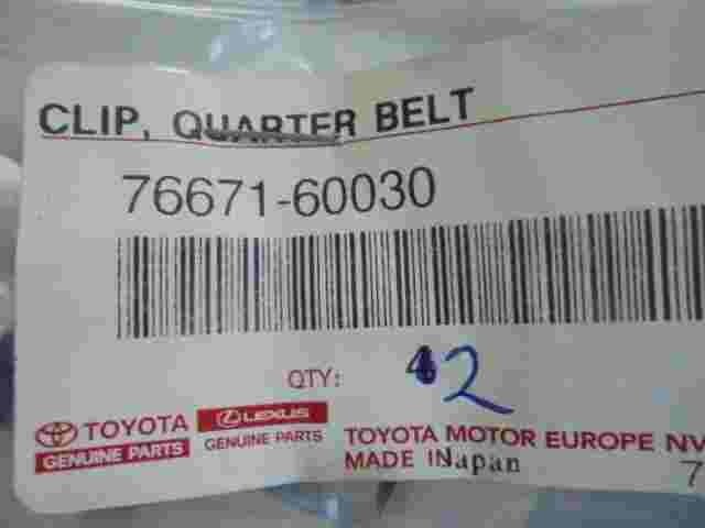Clip Quarter Belt / Toyota Land Cruiser Prado Lexus GX470 7667160030 76671-60030