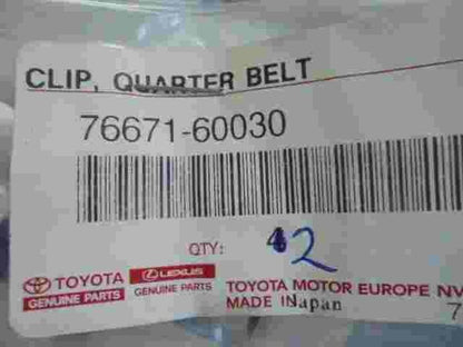 Clip Quarter Belt / Toyota Land Cruiser Prado Lexus GX470 7667160030 76671-60030