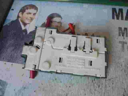 Caja de fusibles BMW 5 E39 E38 18180 61138367768 61.13-8 367 768 PA6-GF-GK30