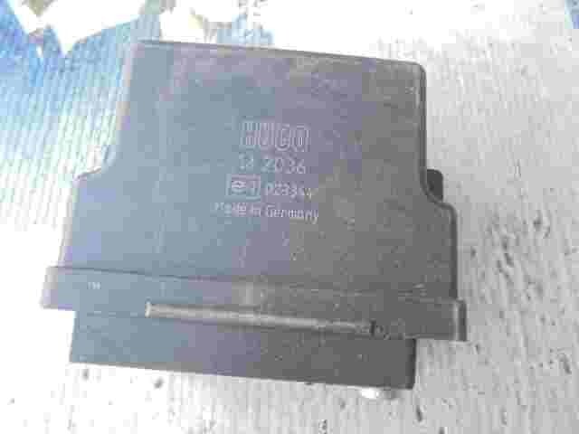 Resplandor relé enchufe Mercedes-Benz W201 W124 HUCO 132036 023344