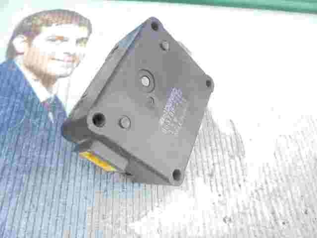 Riscaldamento attuatore Mitsubishi Pajero DENSO 0637002982 063700-2982 12V 8L