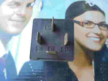 Relé de control  VW Volkswagen Golf II 251919376 12V EAP Nr.43