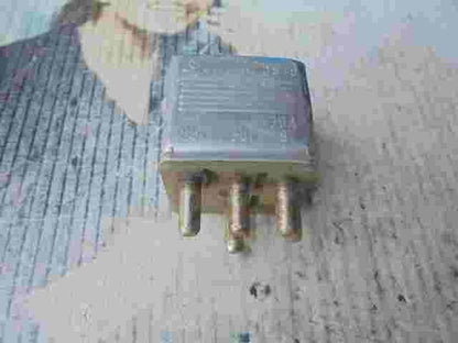 Relé de la bomba de combustible Mercedes E-CLASS W124 W201 190 0015425919 899856