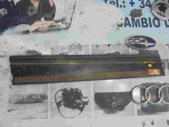 Moldura de puerta trasero derecho Toyota RAV 4 Camry PP 75075RH410 75075 RH 410