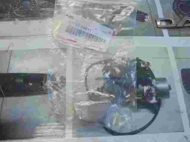 Plug  Toyota 4Runner Land Cruiser (100) 1118354011 11183-54011