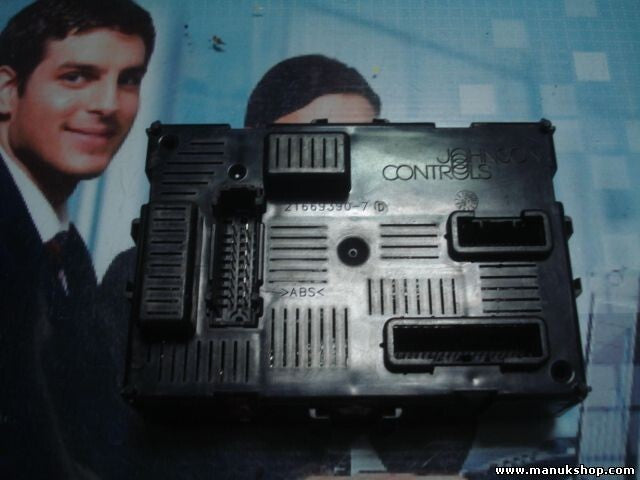 BCM Caja de fusibles Nissan Micra 284B2BC01D BCML2NAF 21663907 L2NAF 2166390-7