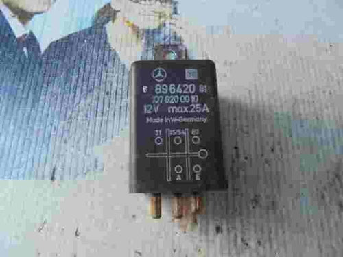 Relé  Mercedes-Benz 1078200010 107 820 00 10 89642081 896420 81