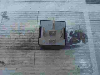 Relé del ventilador del radiador  Peugeot 306 Citroen 12V25A03501 12V-25A-03501