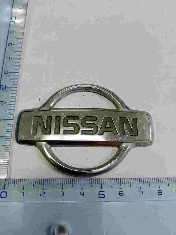 Emblema Nissan Almera N16 848908M400 84890-8M400 84890 8M400 8M400 8cm.
