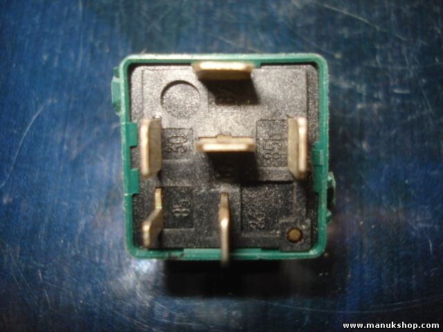 Relé  BMW E32 E34 E36 61.36-8350566 61368350566 V23134K52X166