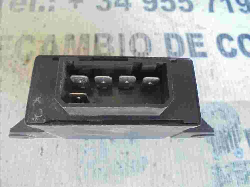 Relé  Iveco 98418780 ITALAMEC 678.10 24V PA6GF30