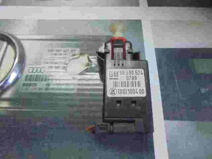 Interruptor de emergencia warning Opel Astra G 90590574