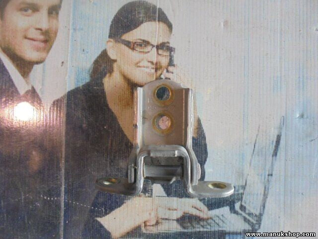 Bisagra de la puerta  trasera izquierda abajo Nissan X-Trail T30 132 KW, 179 PS